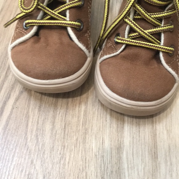 Brown Carter’s boots size 5 - Picture 3 of 5